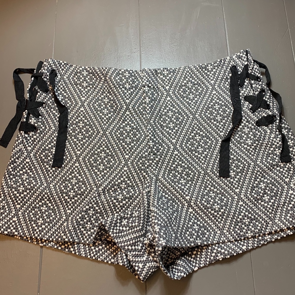 🌴Gap Jacquard Shorts with Lace up Sides